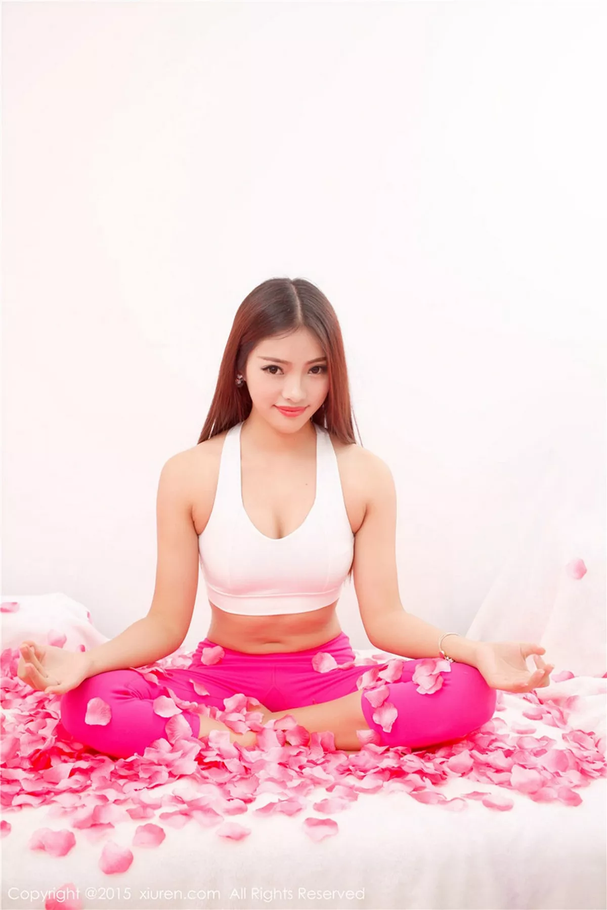 秀人集.com_[XiuRen秀人网]No.310_职业模特Rose尹冰雅花丛中大尺度全裸人体艺术诱惑写真92P