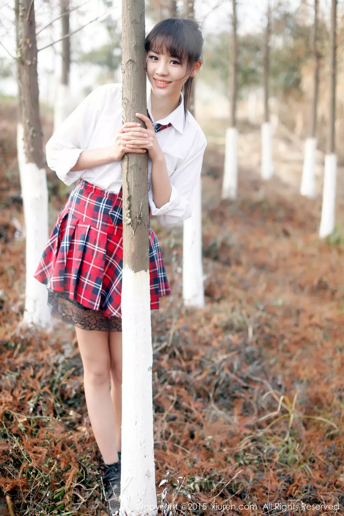 秀人集.com_[XiuRen秀人网]No.318_邻家女孩七米baby户外红色格子裙清新学生装迷人写真112P