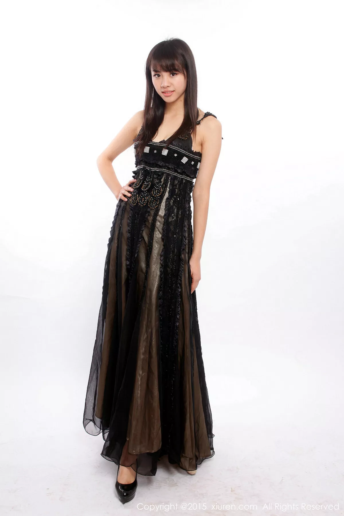 秀人集.com_[XiuRen秀人网]No.318_邻家女孩七米baby户外红色格子裙清新学生装迷人写真112P