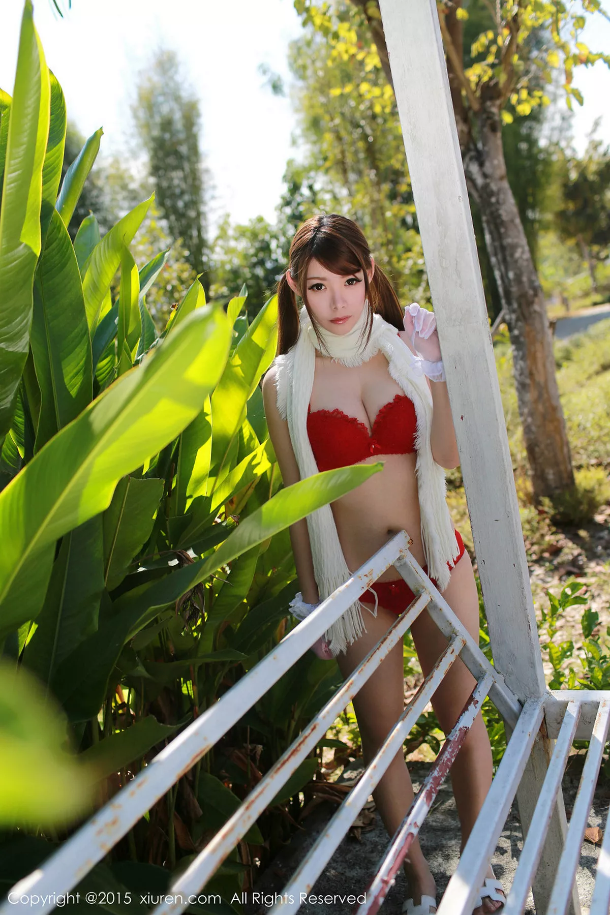 秀人集.com_[XiuRen秀人网]No.307_秀人嫩模MARA醬泰国旅拍户外红色比基尼内衣诱惑写真50P