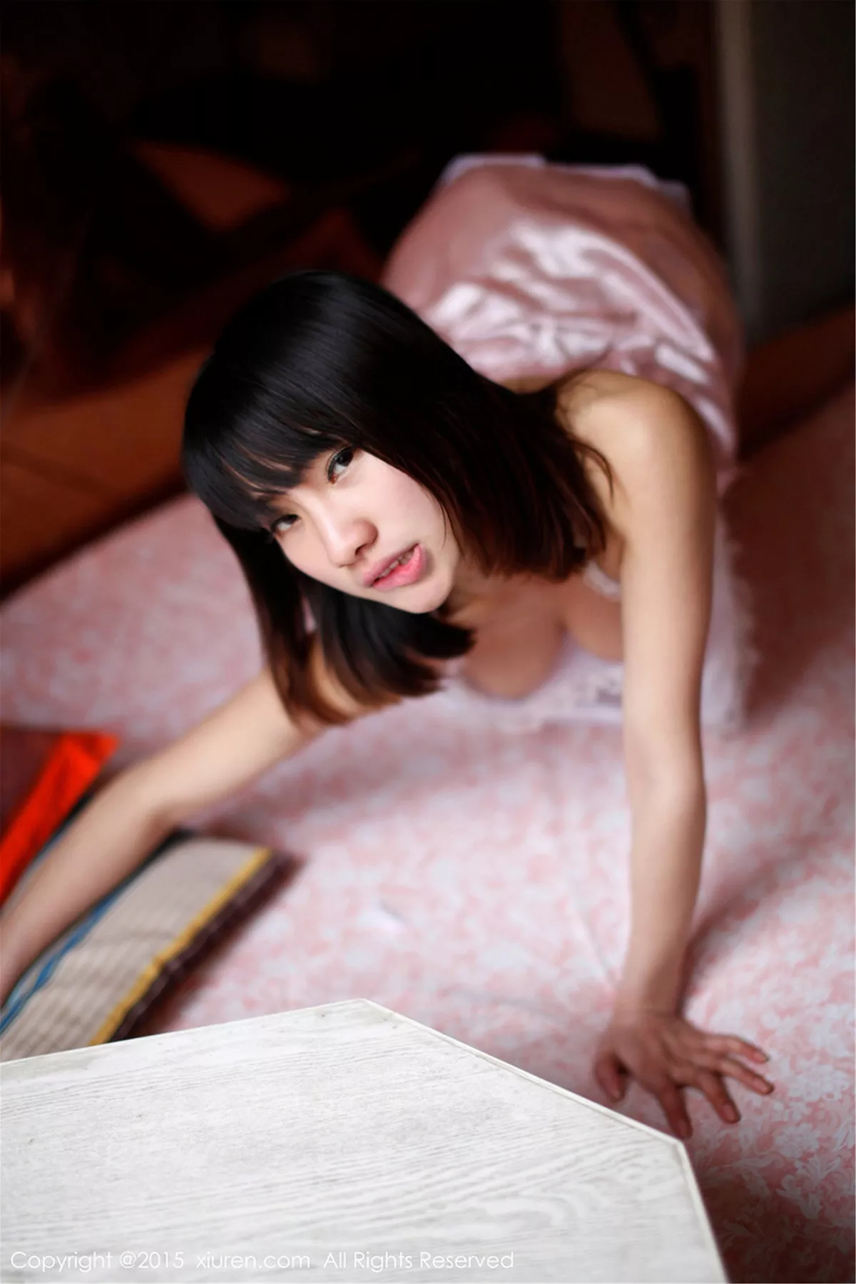 秀人集.com_[XiuRen秀人网]No.270_嫩模颜浅浅Cindy白色吊带睡裙真空露美乳撩人诱惑写真52P