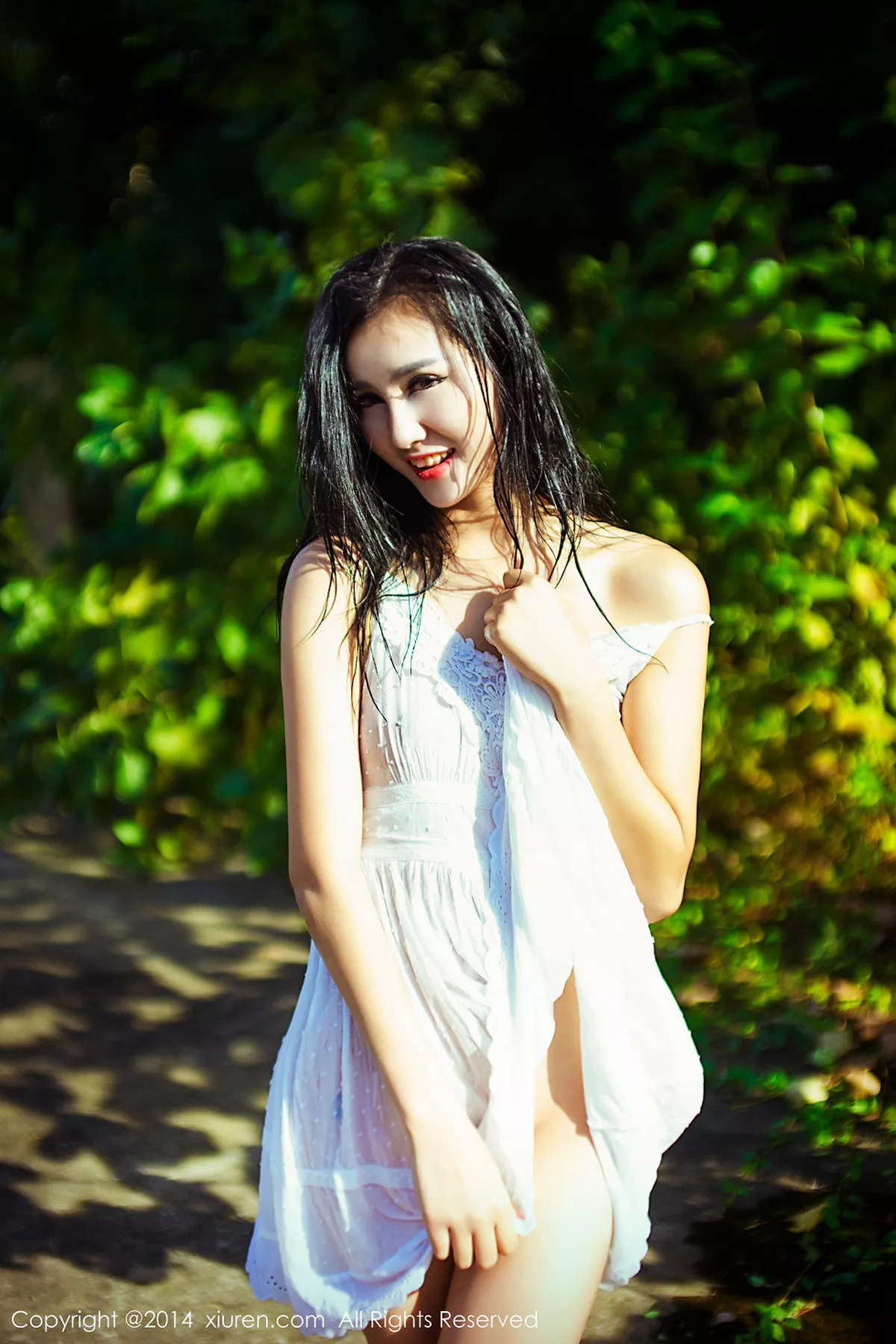 秀人集.com_[XiuRen秀人网]No.226_邻家美女刘薇拉户外花丛中性感内衣秀完美身材写真50P