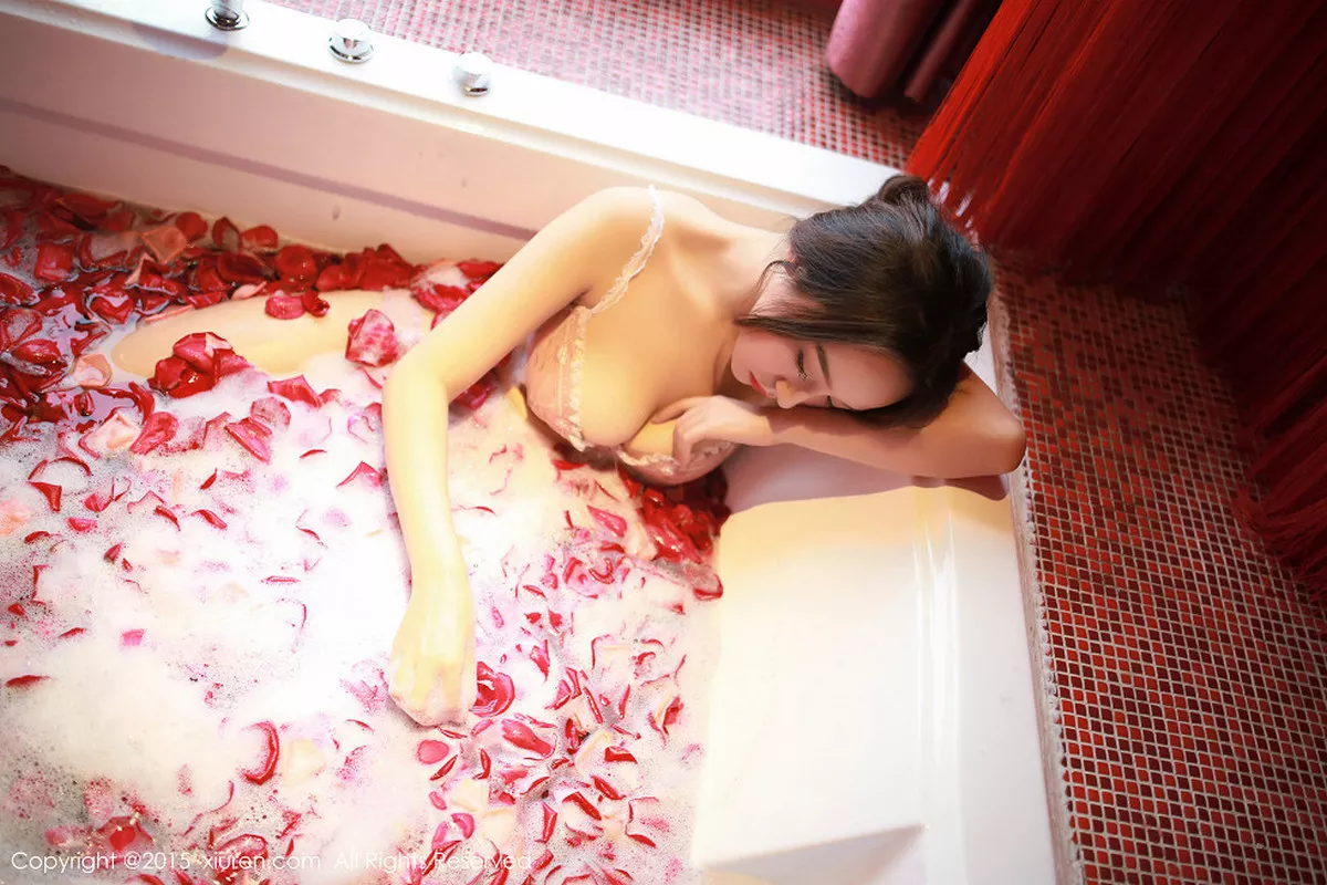 秀人集.com_[XiuRen秀人网]No.355_嫩模鱼猫盾i居家私房情趣内衣系列黑白系撩人火辣写真54P