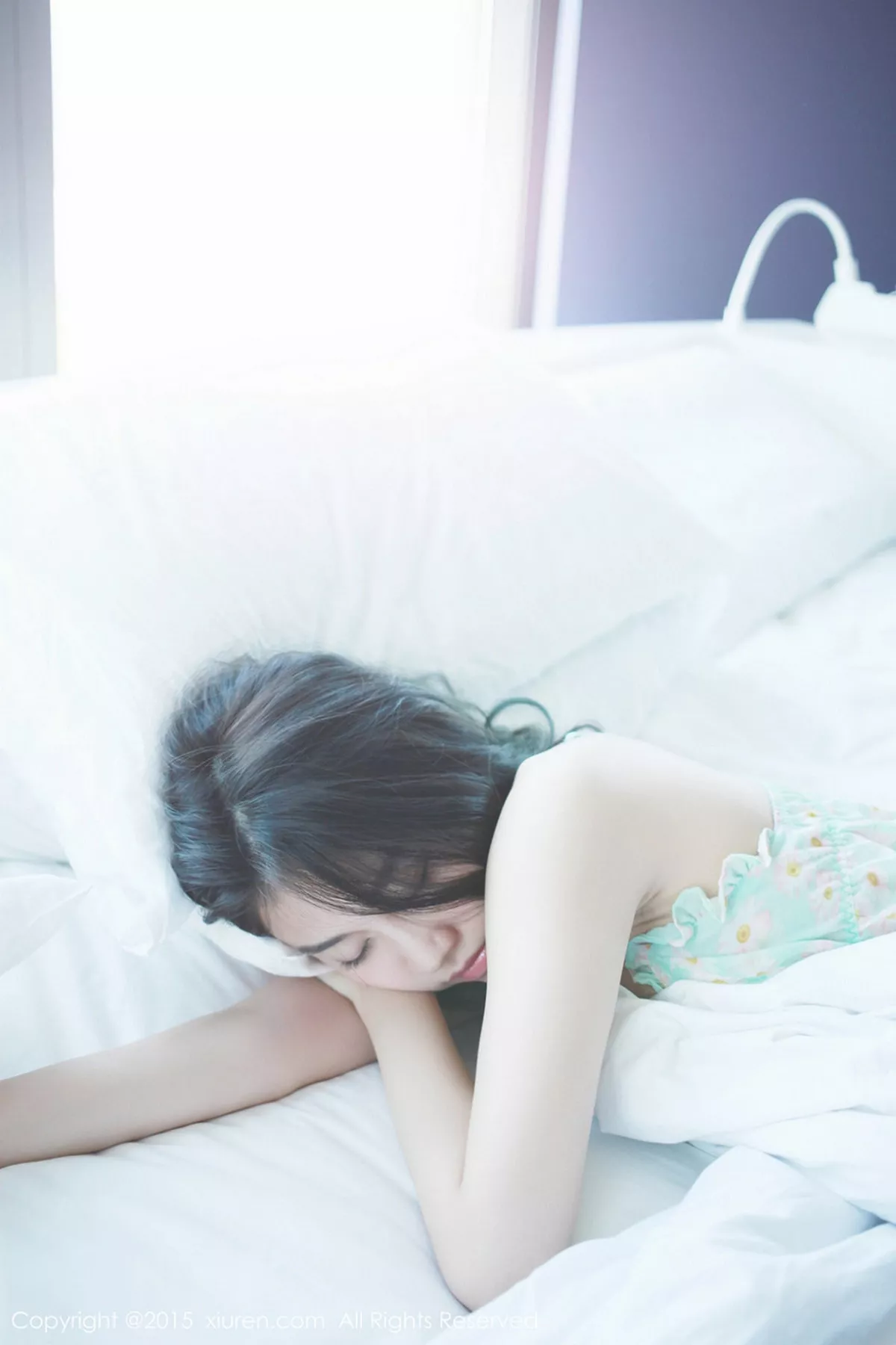 秀人集.com_[XiuRen秀人网]No.287_秀人嫩模许诺Sabrina花色睡裙居家床上迷人性感写真48P