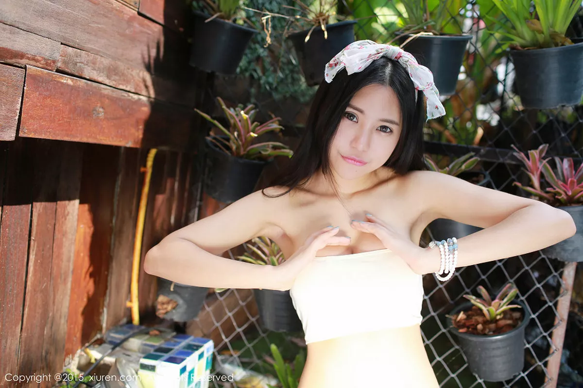 秀人集.com_[XiuRen秀人网]No.296_迷人妹子绮里嘉ula泰国清迈旅拍白色内衣秀美胸性感写真67P