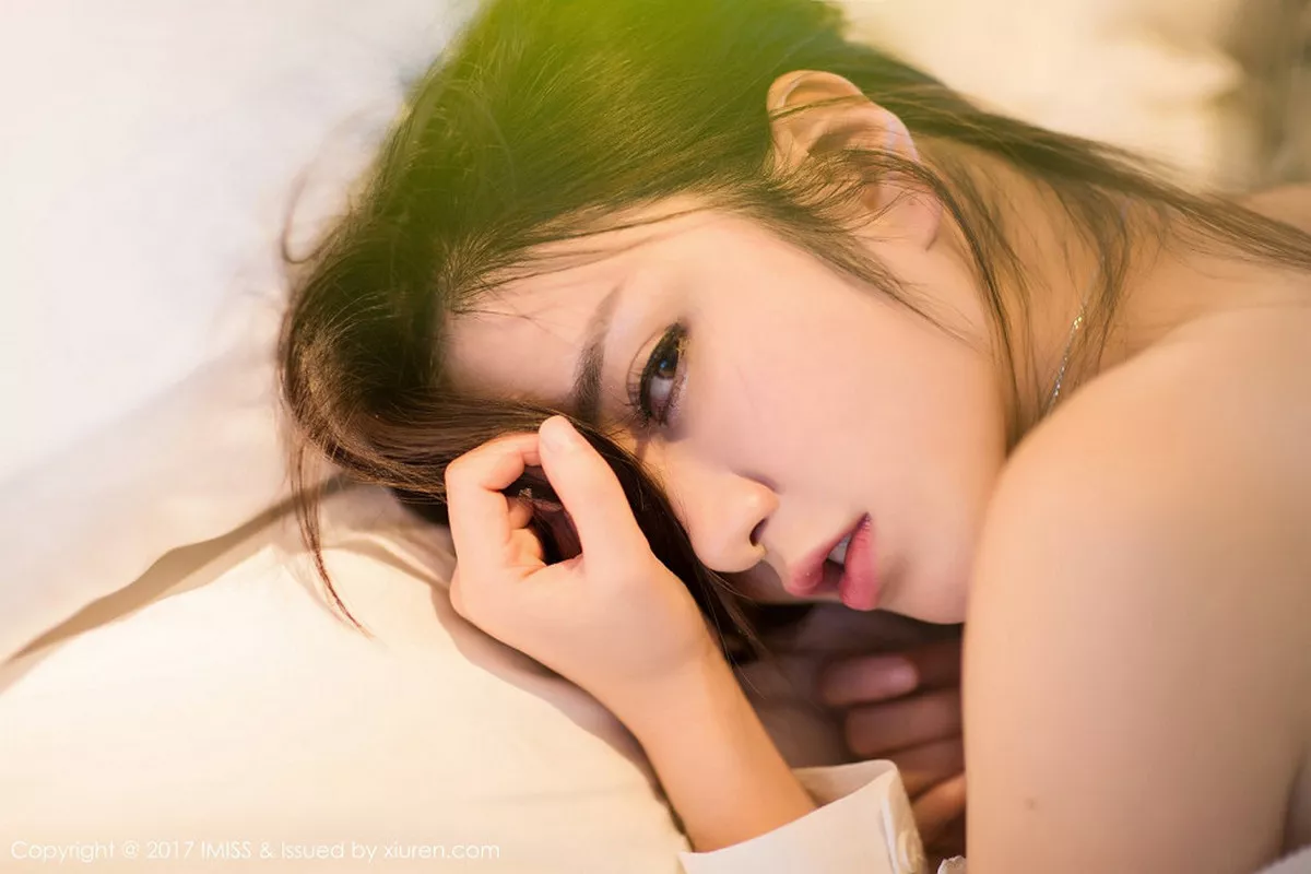 秀人集.com_[IMISS爱蜜社]Vol.146_嫩模李李七七喜喜圣诞主题小红裙纯白内衣秀完美身材写真67P