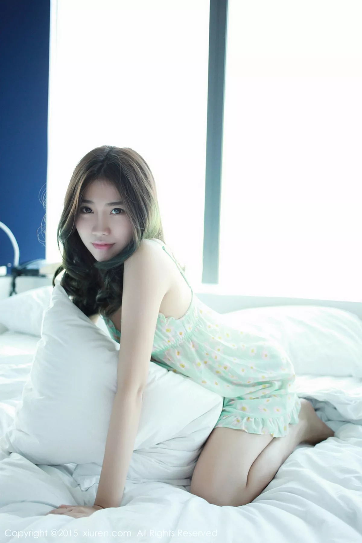 秀人集.com_[XiuRen秀人网]No.287_秀人嫩模许诺Sabrina花色睡裙居家床上迷人性感写真48P