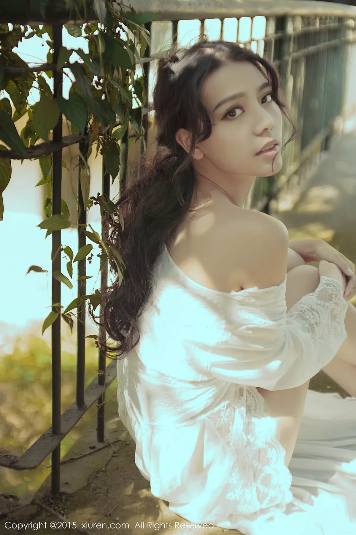 秀人集.com_[XiuRen秀人网]No.297_性感女神HONEYAL书本挡胸半裸秀豪乳完美诱惑写真50P