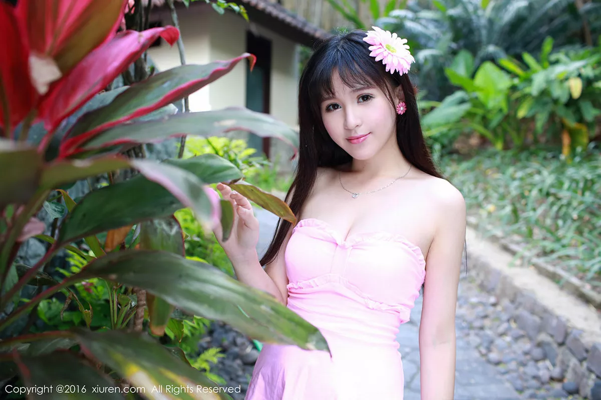 秀人集.com_[XiuRen秀人网]No.467_清新妹子唐雨辰TYC龙目岛旅拍粉红连身短裙清新迷人写真57P