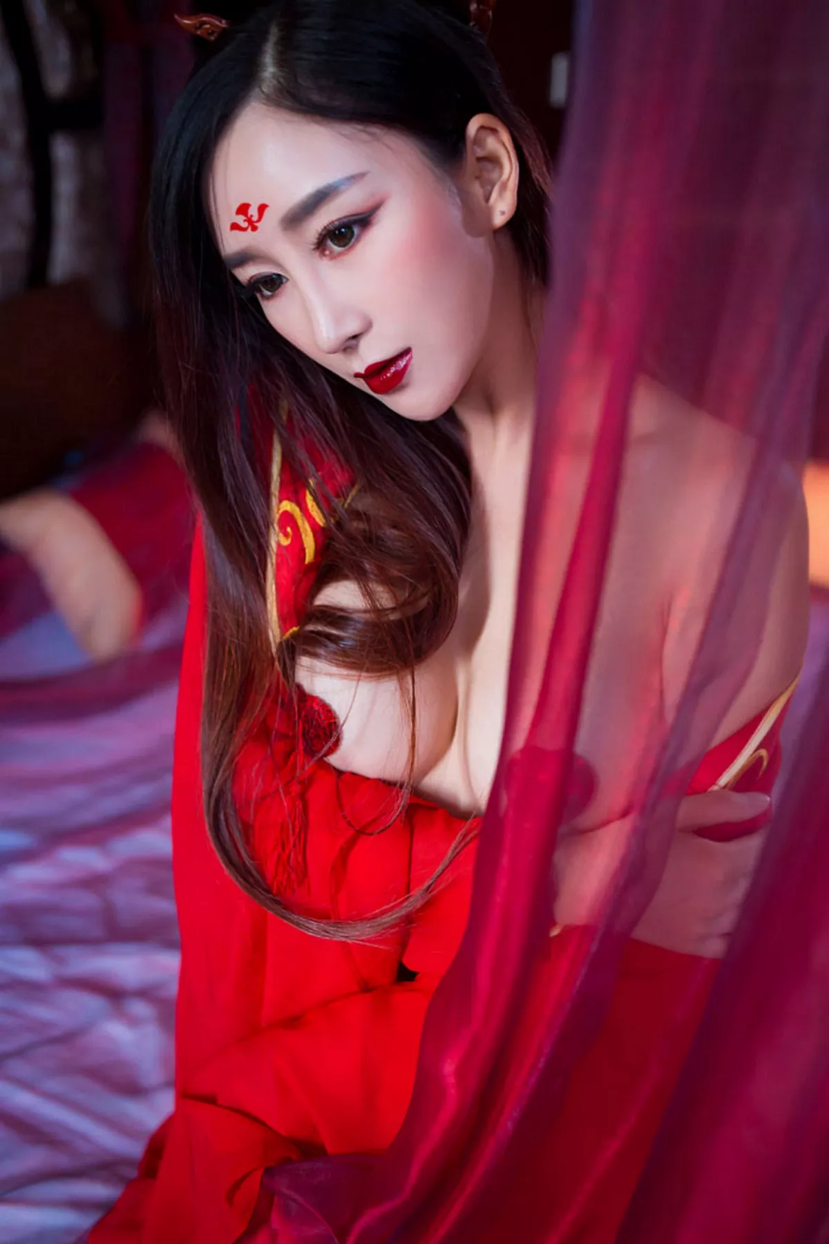 秀人集.com_[XiuRen秀人网]No.382_嫩模邹晶晶《花千骨魔化》COS七夕福利红色小内裤诱惑写真57P