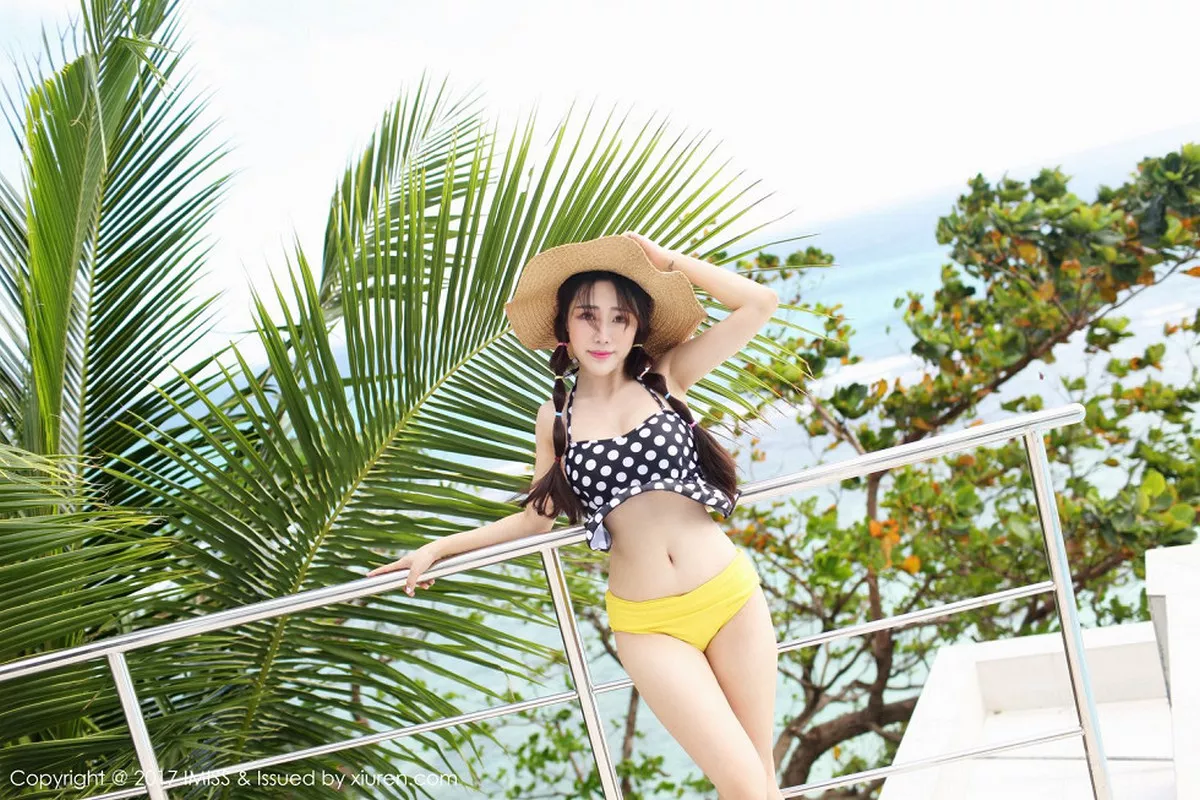 秀人集.com_[IMISS爱蜜社]Vol.152_嫩模兜豆靓Youlina长滩旅拍居家性感内衣秀完美身材写真53P