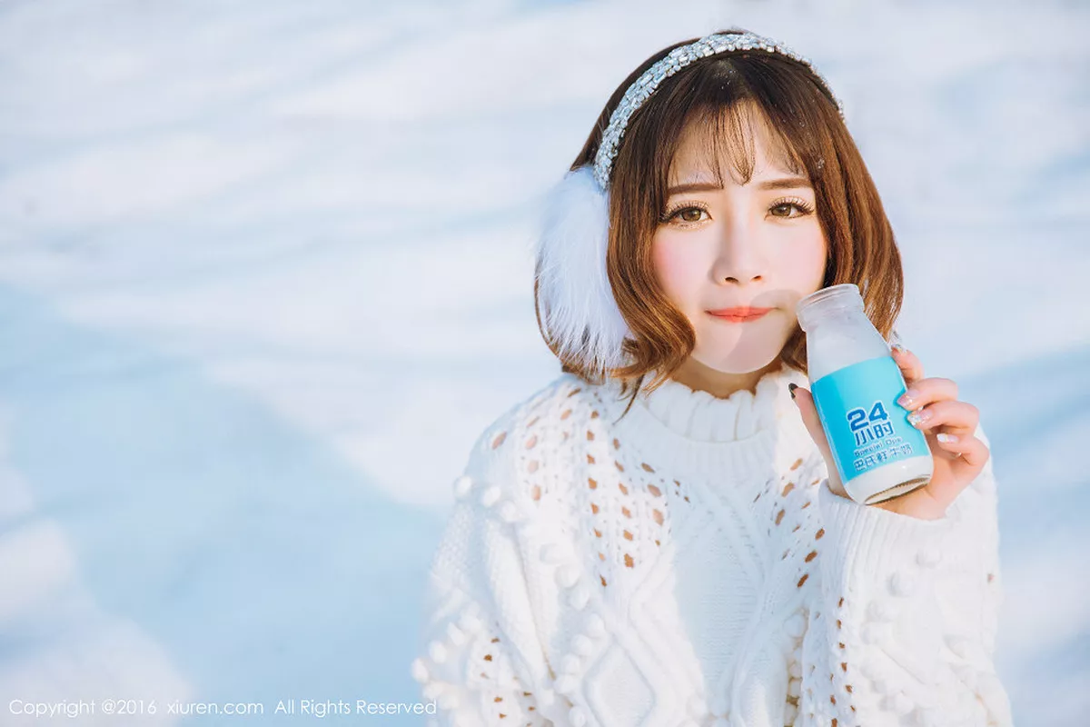 秀人集.com_[XiuRen秀人网]No.484_嫩模徐cake雪地里白色缕空毛衣美丽冻人秀豪乳写真35P