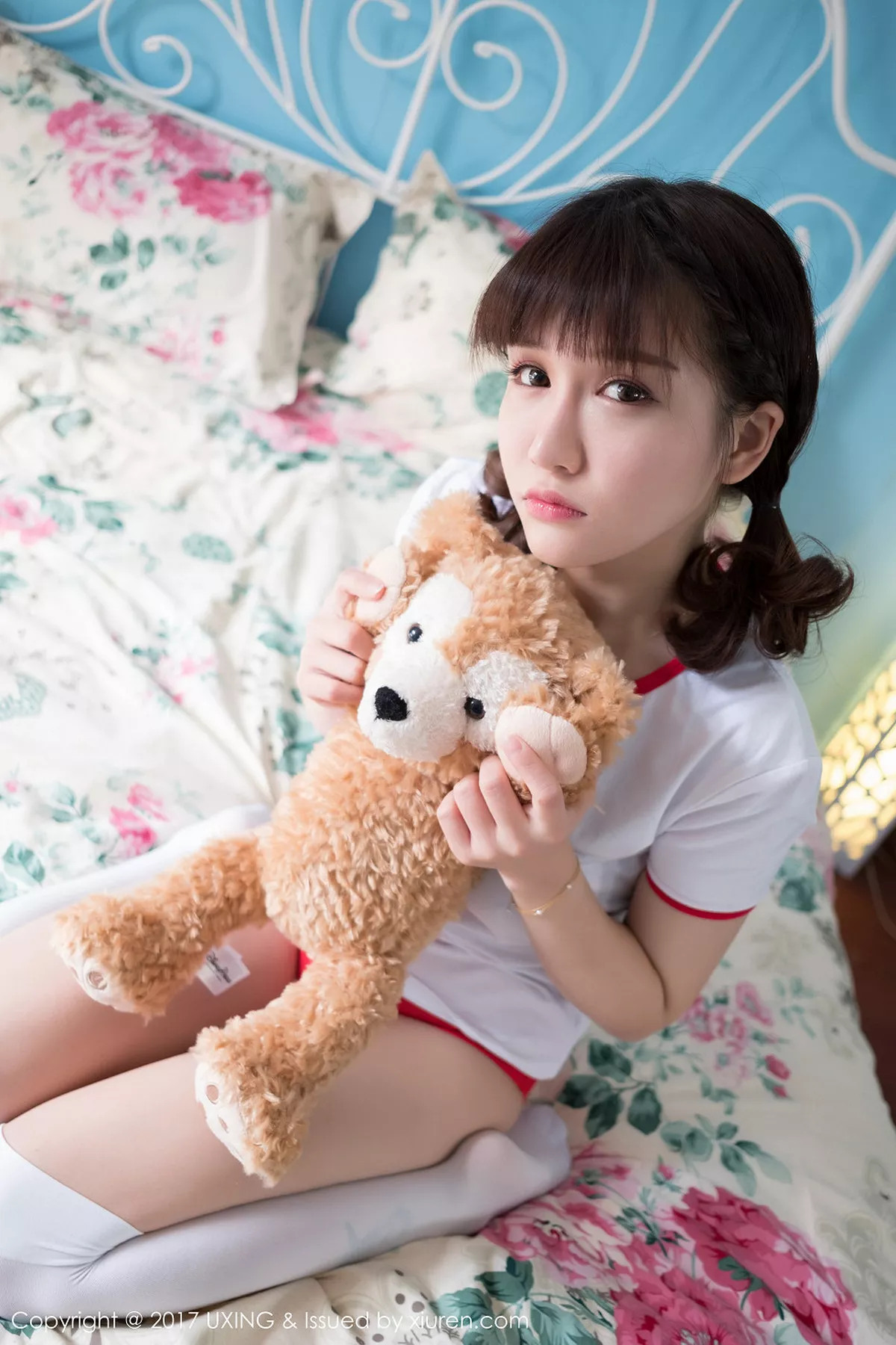 秀人集.com_[UXING优星馆]Vol.040_嫩模K8傲娇萌萌Vivian居家大床上体操服可爱萌动写真60P