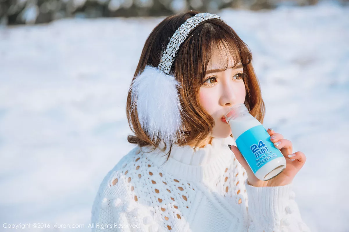 秀人集.com_[XiuRen秀人网]No.484_嫩模徐cake雪地里白色缕空毛衣美丽冻人秀豪乳写真35P