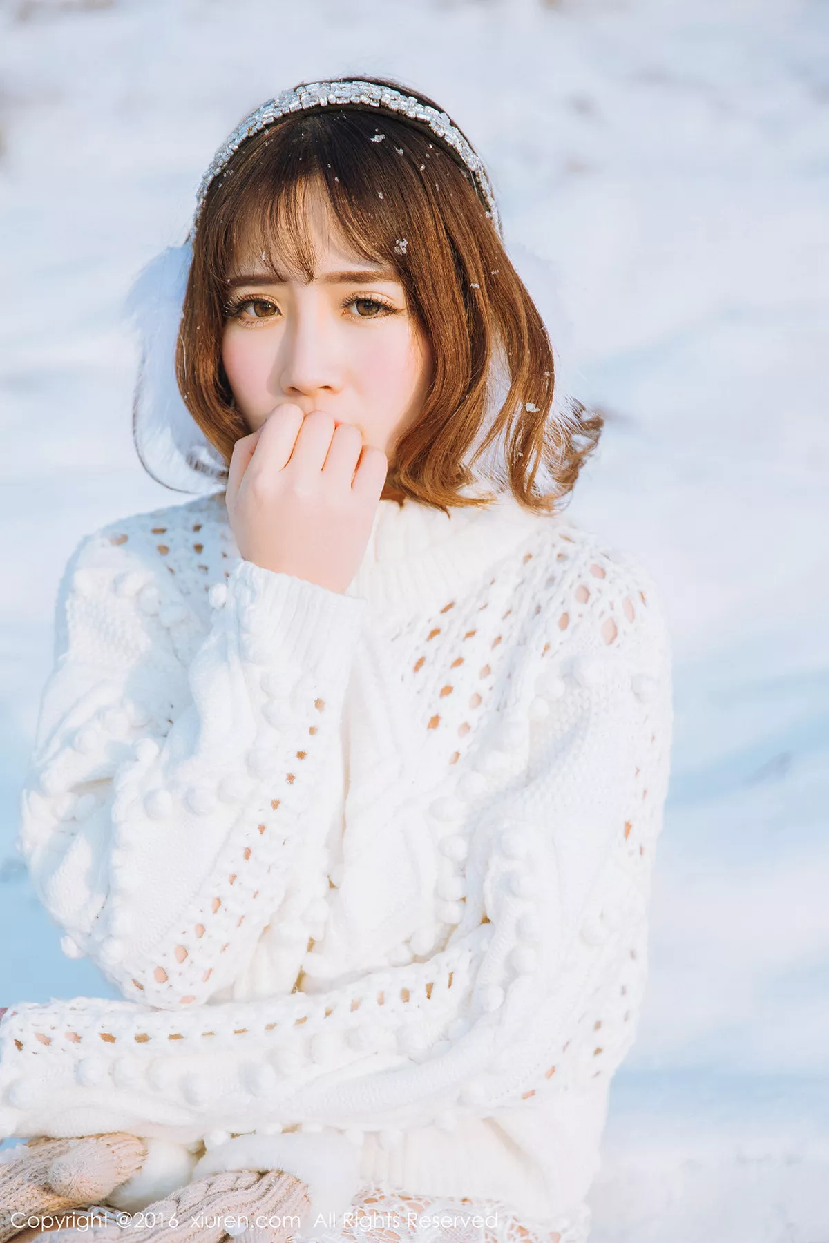 秀人集.com_[XiuRen秀人网]No.484_嫩模徐cake雪地里白色缕空毛衣美丽冻人秀豪乳写真35P