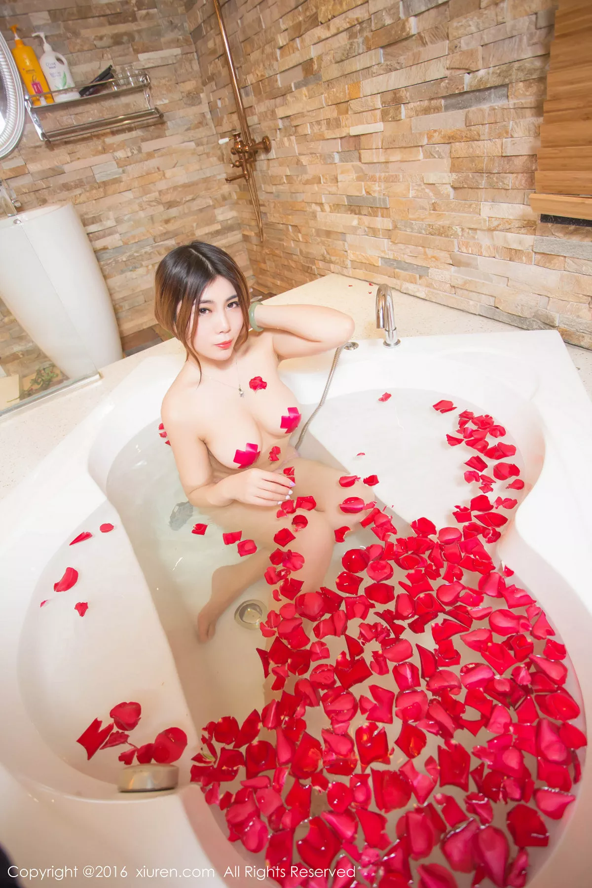 秀人集.com_[XiuRen秀人网]No.471_嫩模沐子熙V新春福利浴缸里全裸大尺度遮点诱惑写真47P