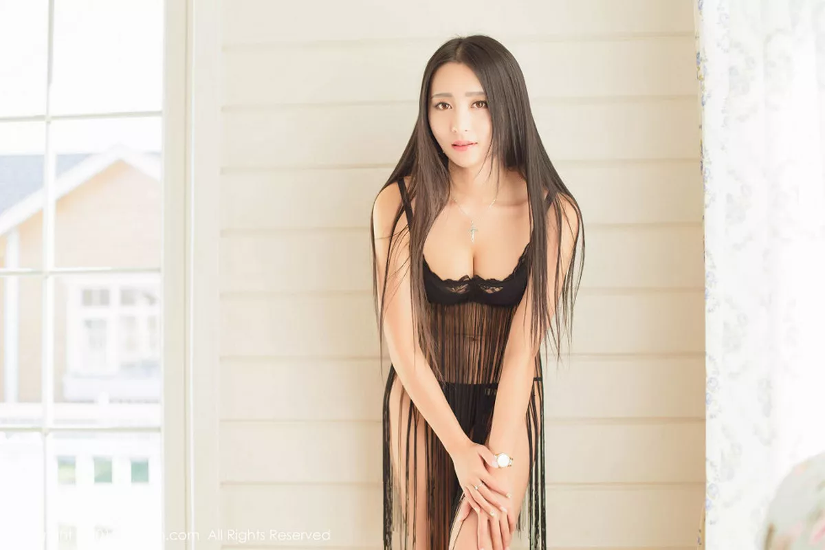 秀人集.com_[XiuRen秀人网]No.421_内地嫩模lucky咏丹黑丝裤袜修长美腿完美身材性感写真71P