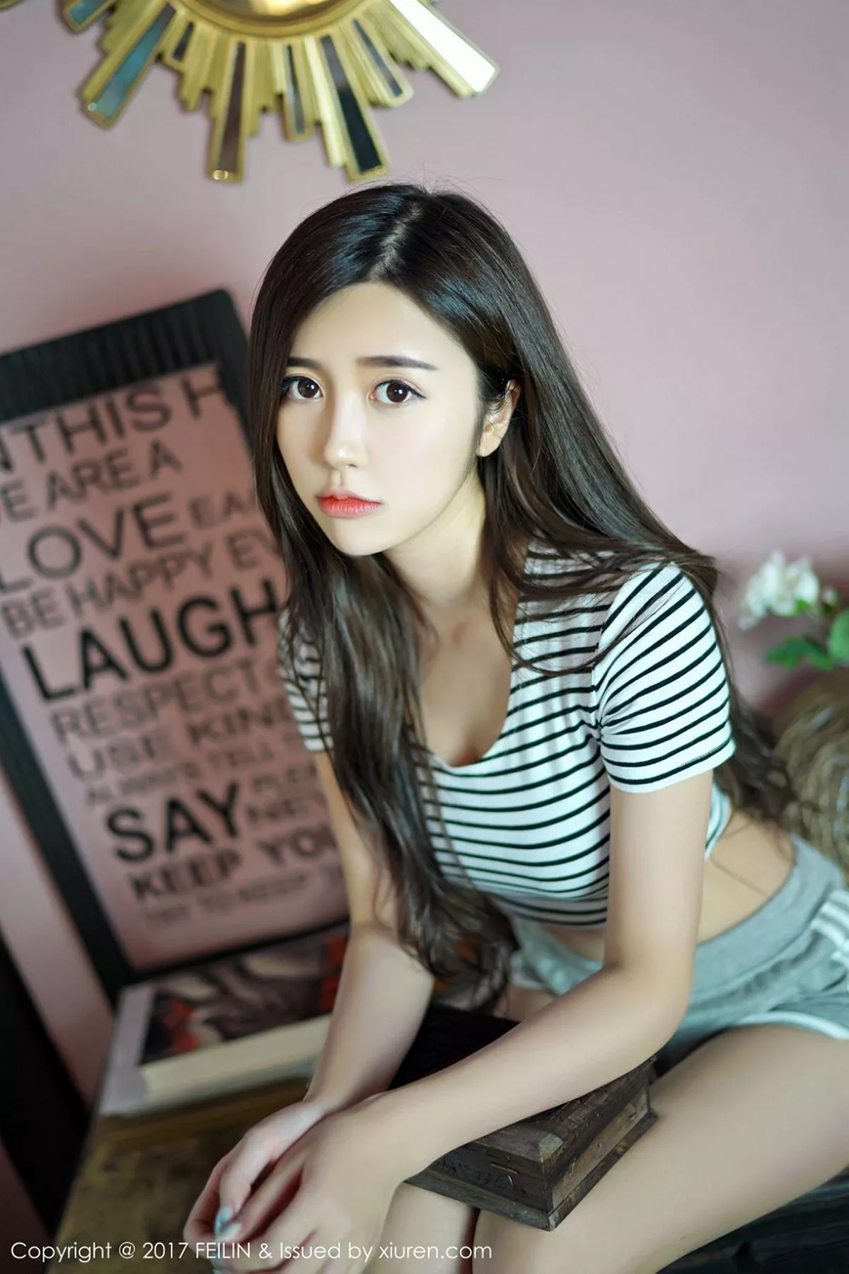 秀人集.com_[FeiLin嗲囡囡]Vol.074_人气嫩模方绮言Ayaka居家私房牛仔热裤秀完美身材写真40P