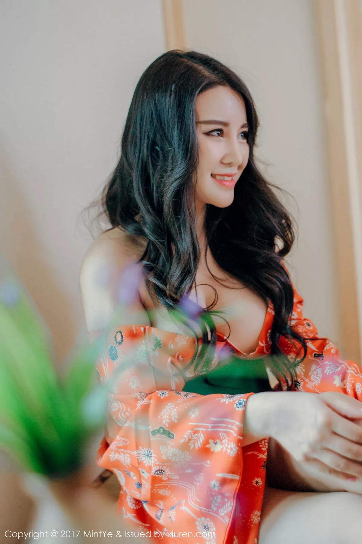 秀人集.com_[MintYe薄荷叶]Vol.003_嫩模Sukki白色蕾丝透视内衣秀完美酥胸性感妖媚写真60P