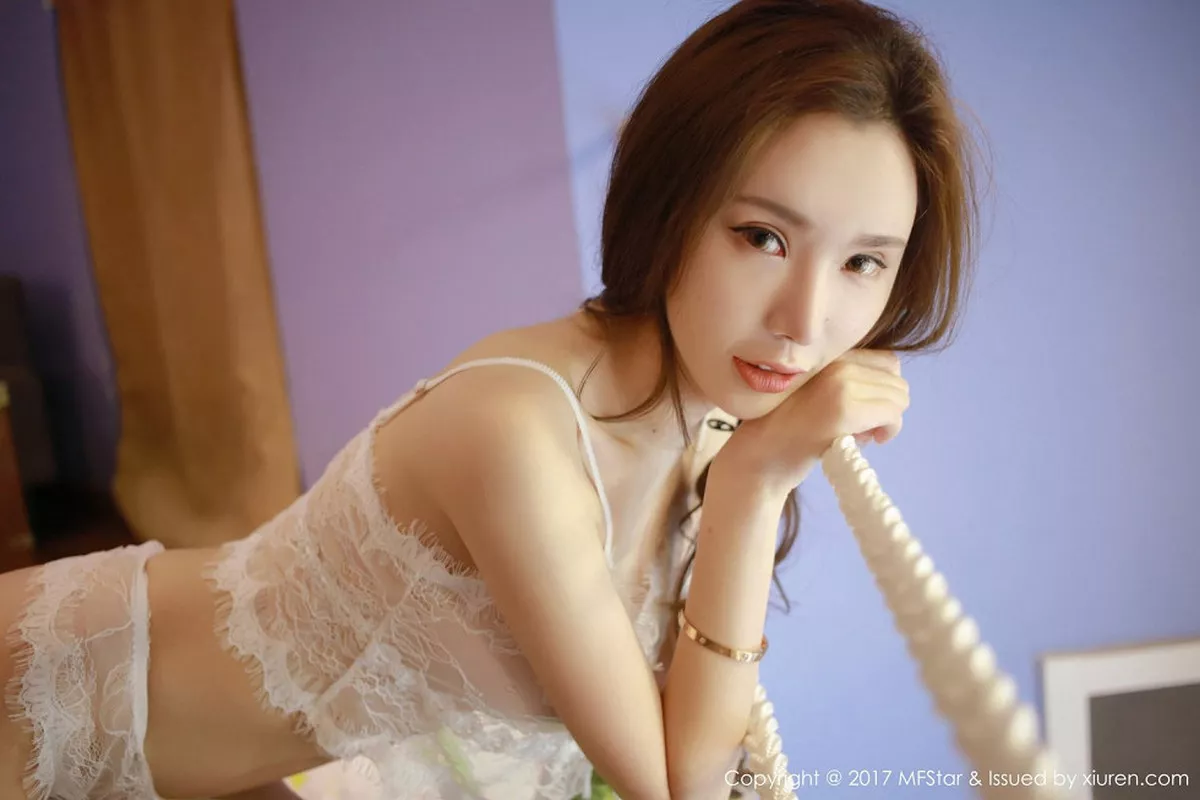 秀人集.com_[MFStar模范学院]Vol.088_嫩模萌琪琪Irene居家白色蕾丝内衣透视秀美乳诱惑写真50P