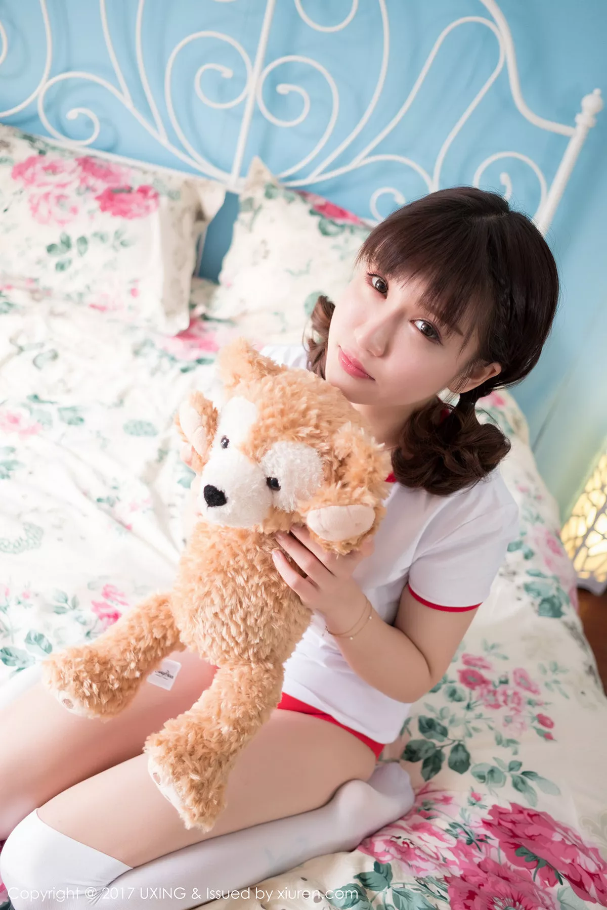 秀人集.com_[UXING优星馆]Vol.040_嫩模K8傲娇萌萌Vivian居家大床上体操服可爱萌动写真60P