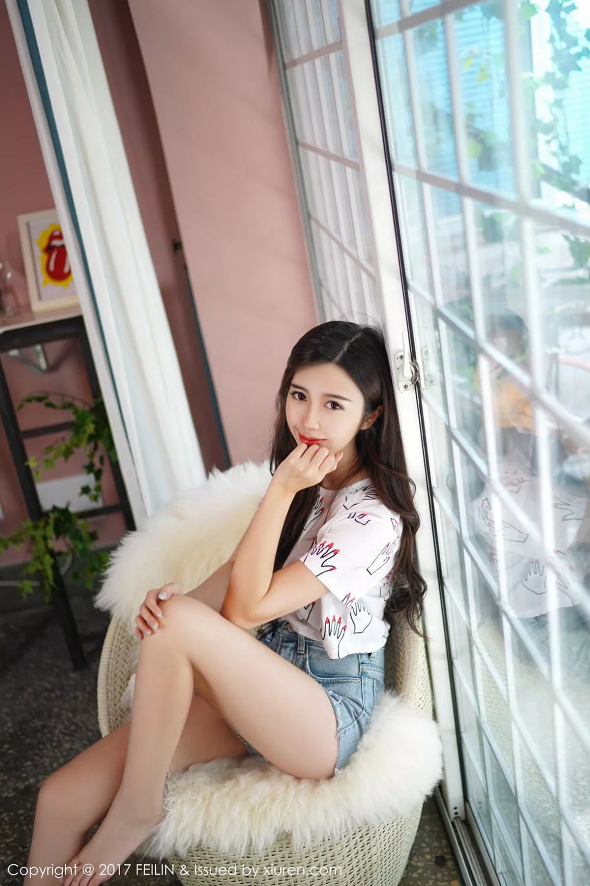 秀人集.com_[FeiLin嗲囡囡]Vol.074_人气嫩模方绮言Ayaka居家私房牛仔热裤秀完美身材写真40P