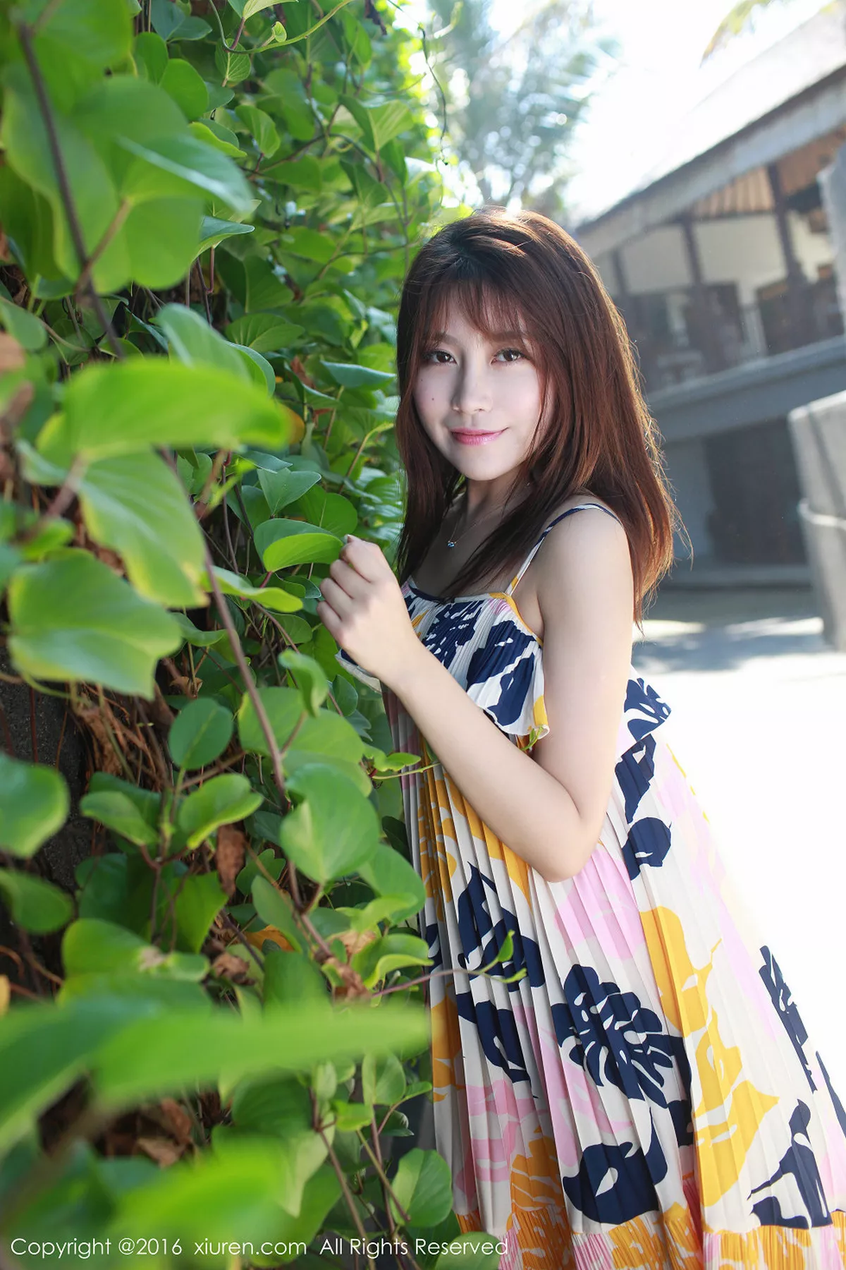 秀人集.com_[XiuRen秀人网]No.542_嫩模许诺Sabrina巴厘岛旅拍黄色短裤秀白嫩美腿性感写真47P