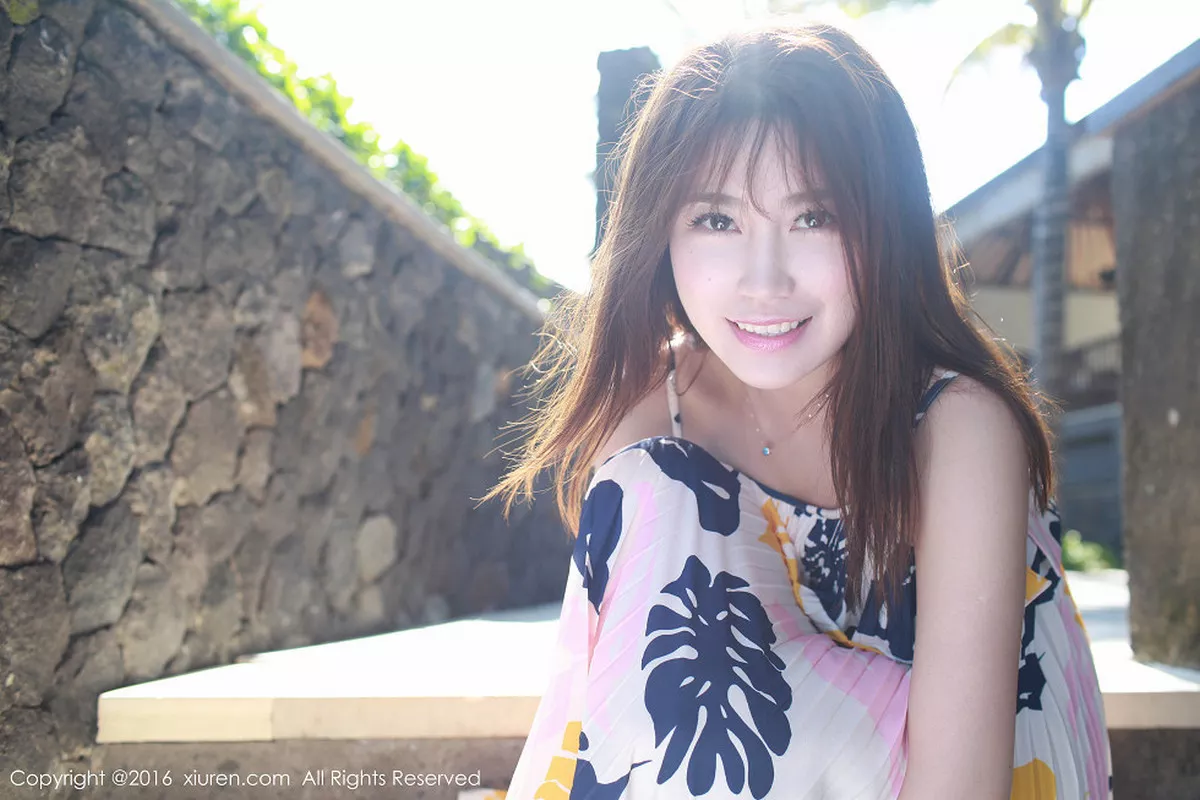 秀人集.com_[XiuRen秀人网]No.542_嫩模许诺Sabrina巴厘岛旅拍黄色短裤秀白嫩美腿性感写真47P