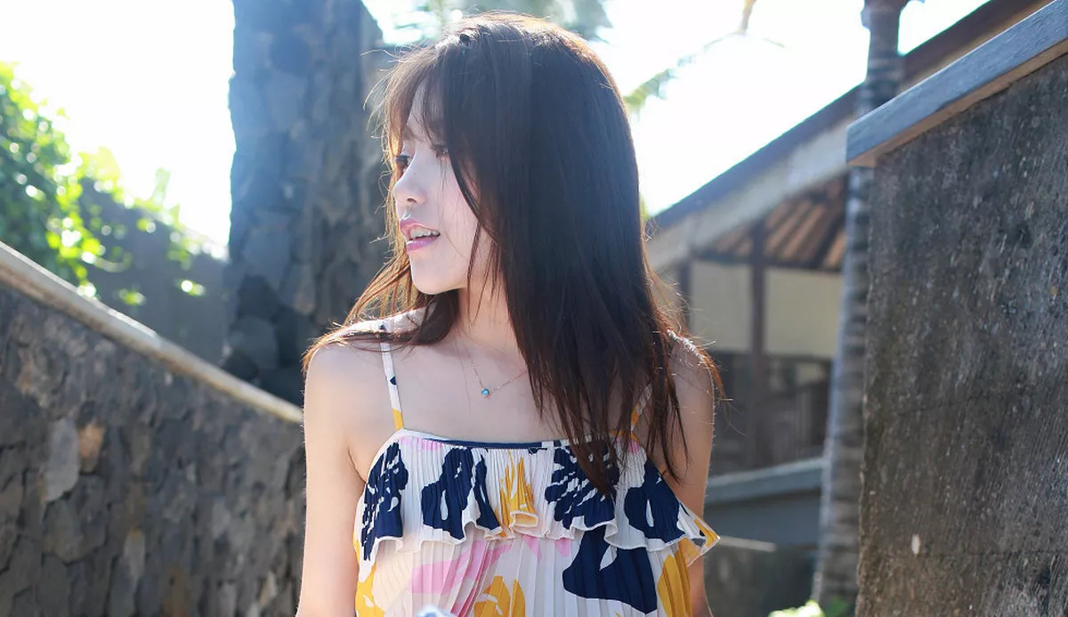 秀人集.com_[XiuRen秀人网]No.542_嫩模许诺Sabrina巴厘岛旅拍黄色短裤秀白嫩美腿性感写真47P