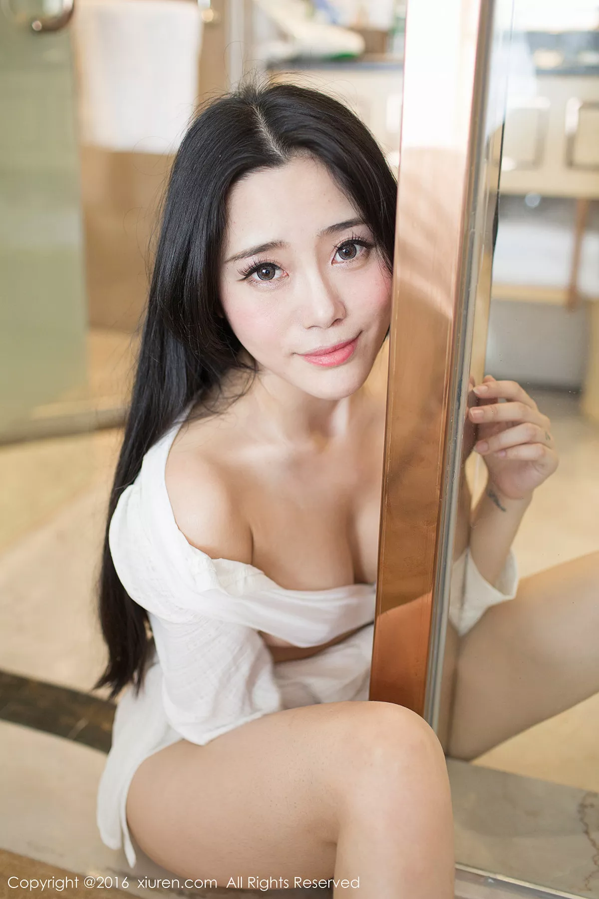 秀人集.com_[XiuRen秀人网]No.519_嫩模兜豆靓Youlina浴室里白衬衣半露美乳极致诱惑写真52P