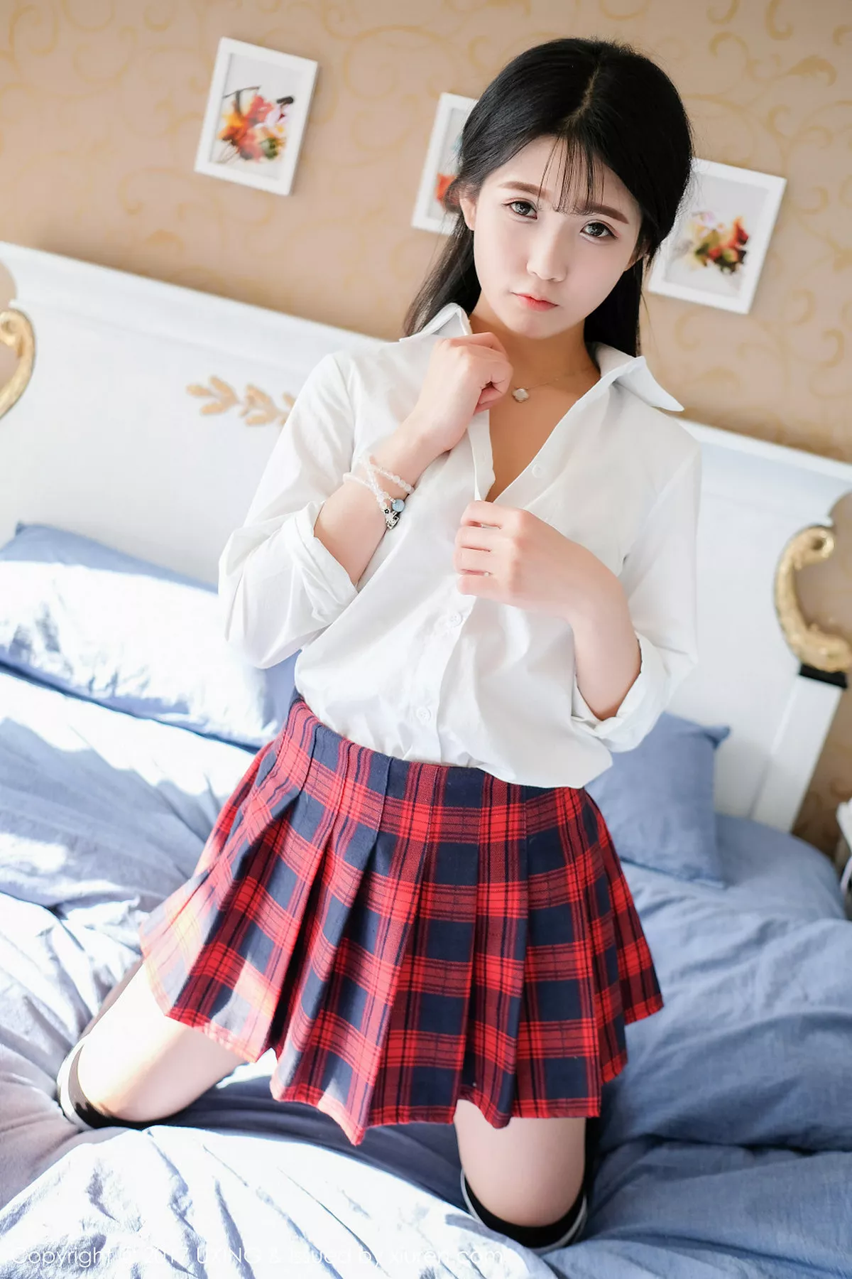 秀人集.com_[UXING优星馆]Vol.046_童颜巨乳妹子可爱的小叶子格子短裙学生装性感内衣写真50P