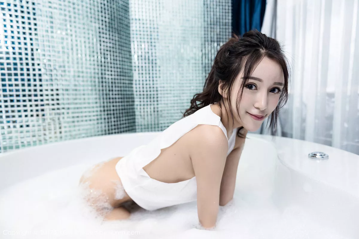 秀人集.com_[DKGirl御女郎]Vol.014_美腿嫩模欧尼anne浴缸里泡泡浴湿身秀美乳激凸诱惑写真58P