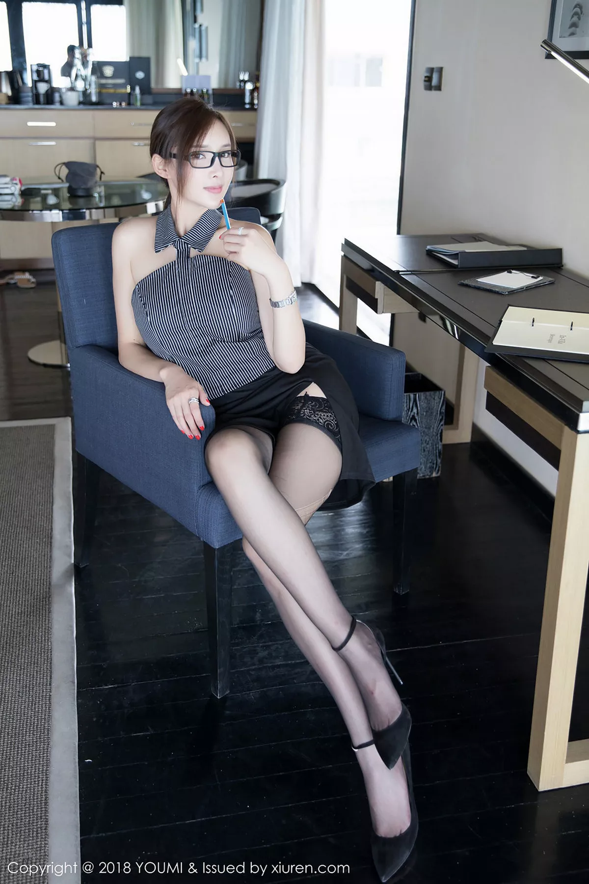 秀人集.com_[YouMi尤蜜荟]Vol.217_女神奶瓶土肥圆马尔代夫旅拍黑色蕾丝内衣秀豪乳翘臀诱惑写真46P