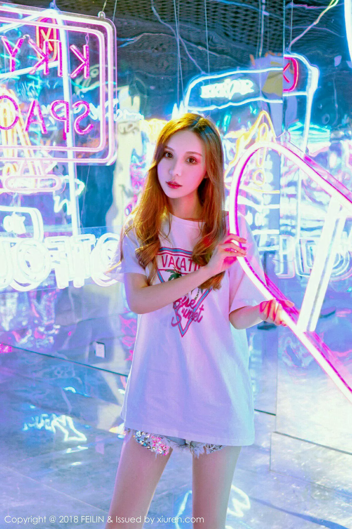 秀人集.com_[FeiLin嗲囡囡]Vol.170_嫩模柠柠_mika户外牛仔短裤+室内清新连身裙迷人写真43P