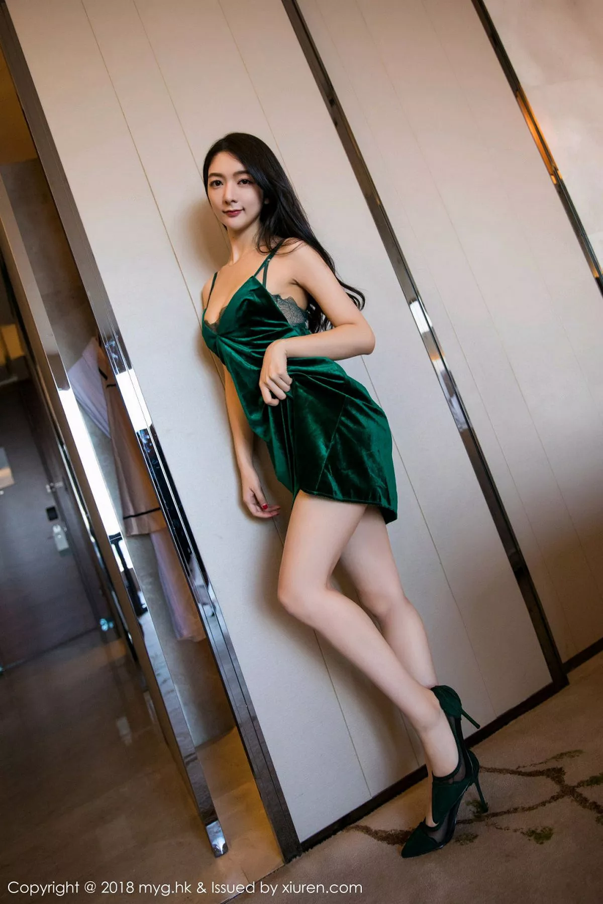 秀人集.com_[XiuRen秀人网]No.1201_女神Angela小热巴私房吊带连身裙半撩露蕾丝内裤诱惑写真52P