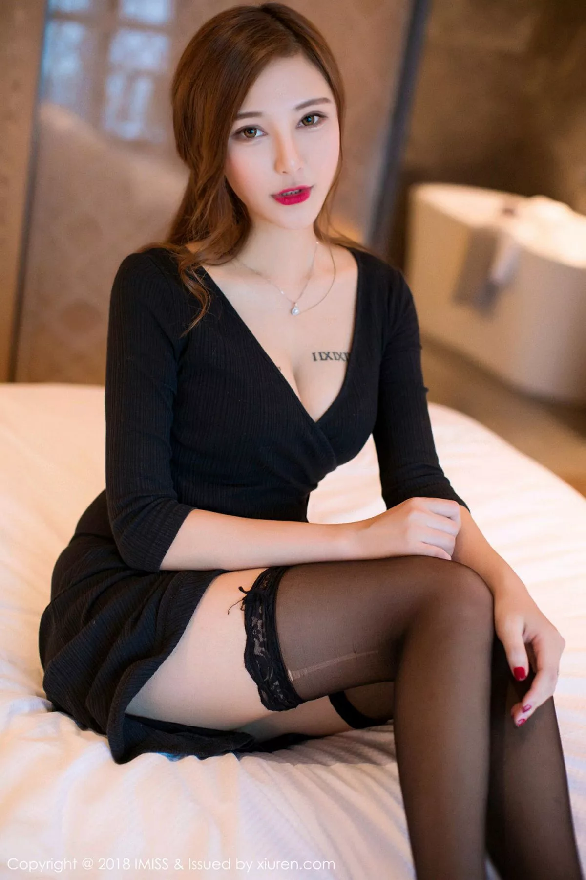 秀人集.com_[IMISS爱蜜社]Vol.301_气质嫩模Cccil私房丝袜系列性感肉色内衣秀完美身材写真36P