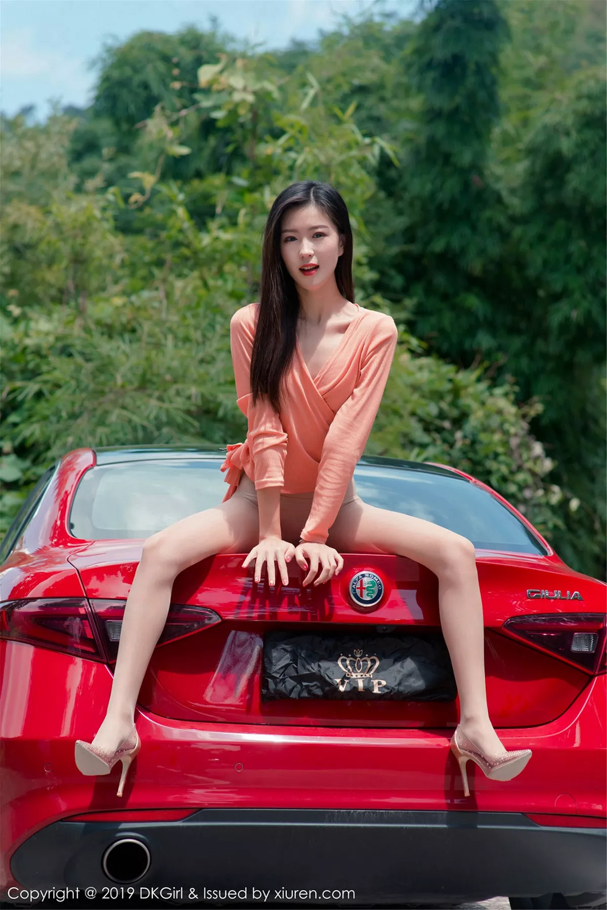 秀人集.com_[DKGirl御女郎]Vol.114_嫩模小子怡Alice户外露天车拍系列无内肉丝裤袜惹火诱惑写真48P