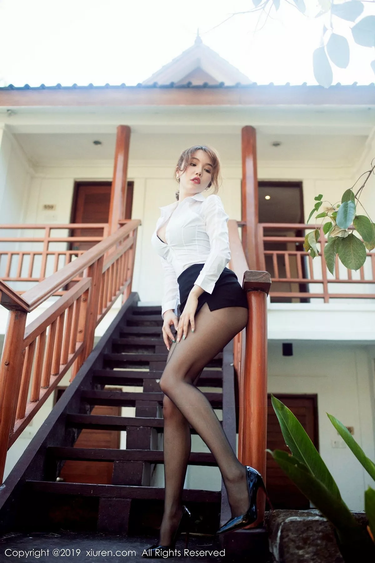 秀人集.com_[XiuRen秀人网]No.1606_女神黄乐然性感秘书装白衬衣配黑短裙黑丝袜惹火诱惑写真56P