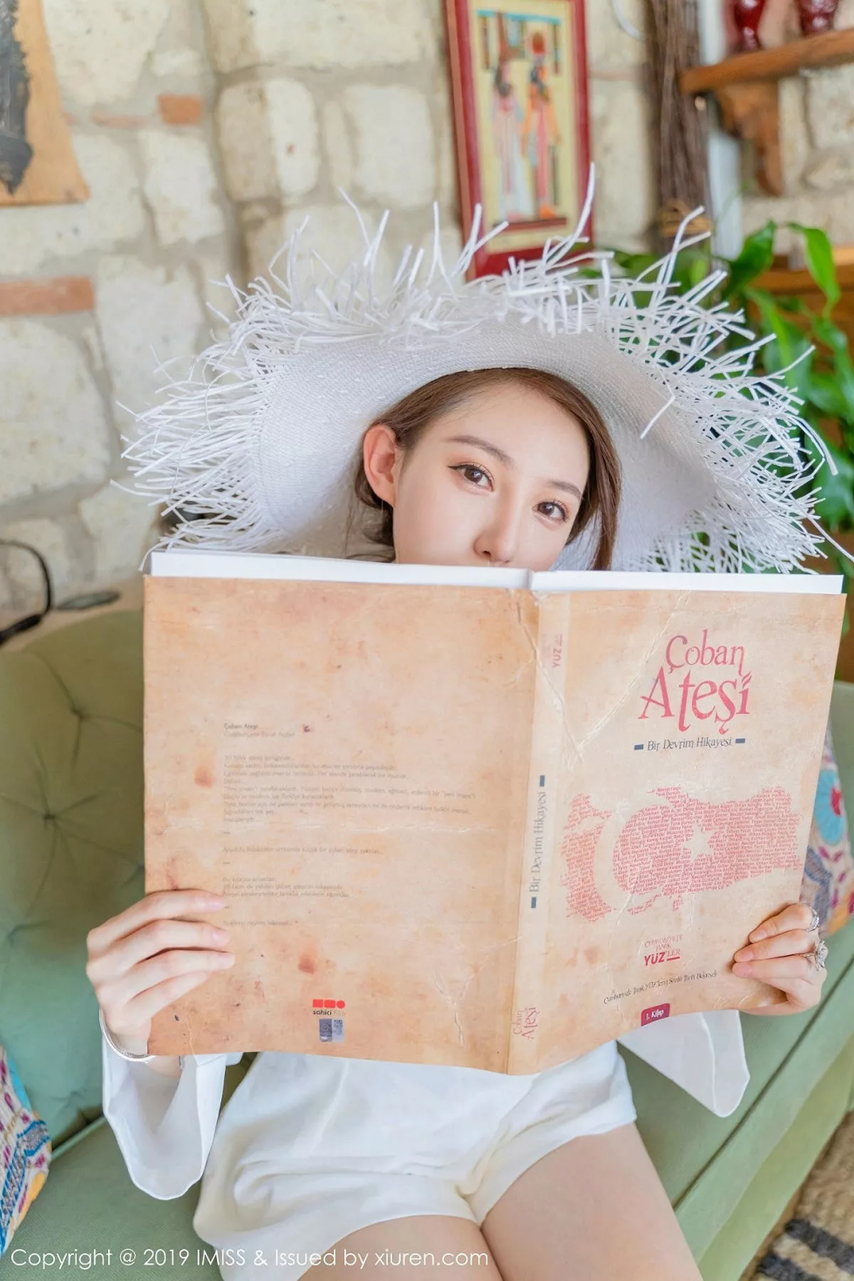 秀人集.com_[IMISS爱蜜社]Vol.368_女神Lynn刘奕宁土耳其旅拍户外白色比基尼秀完美身材诱惑写真39P