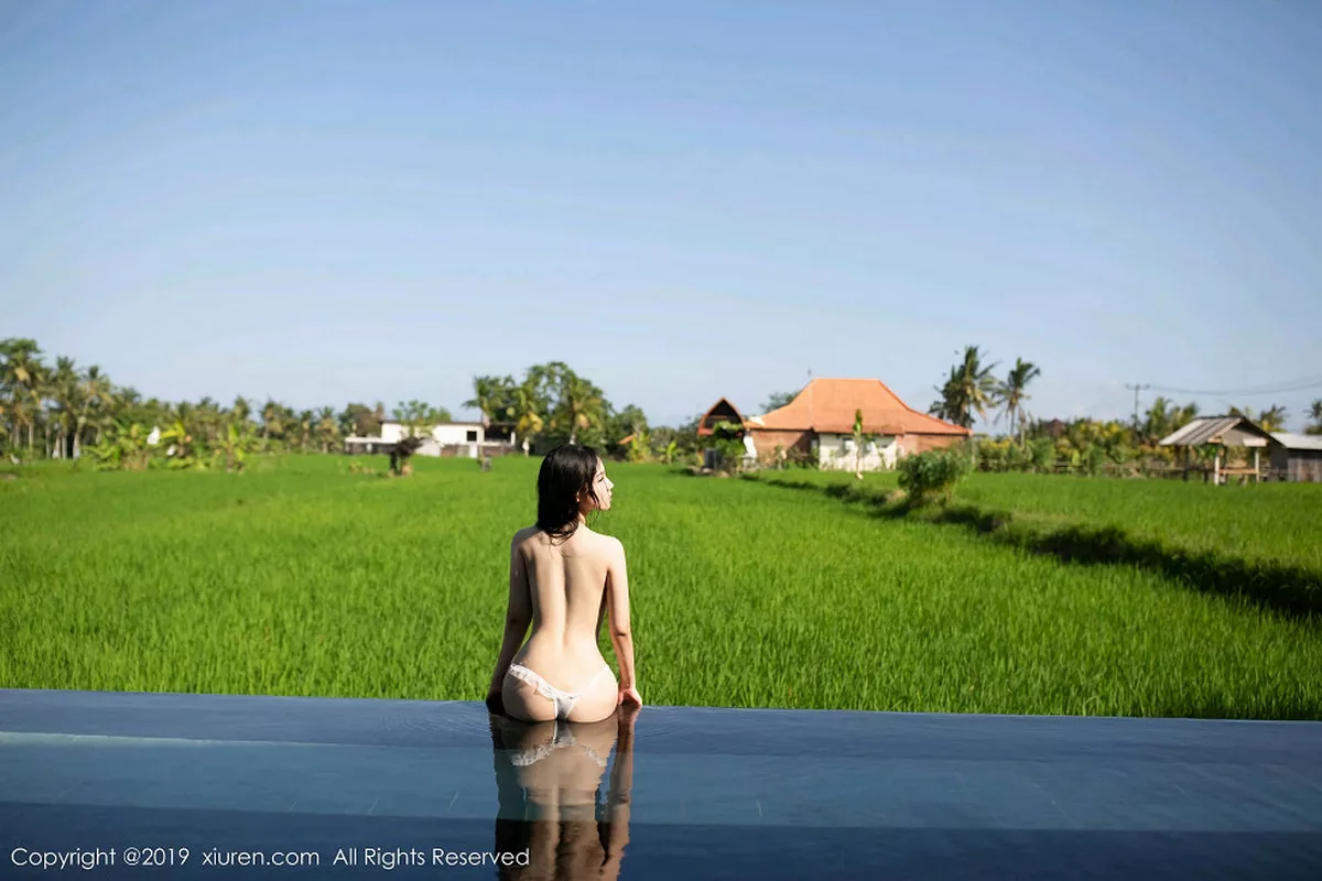 秀人集.com_[XiuRen秀人网]No.1615_女神徐微微mia巴厘岛旅拍户外泳池大尺度全裸上身惹火诱惑写真64P