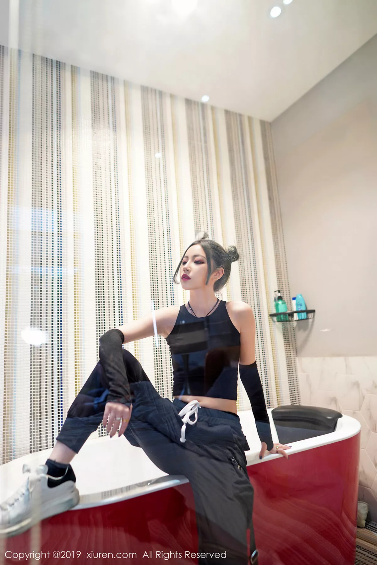 秀人集.com_[XiuRen秀人网]No.1644_嫩模贾诗晗居家私房性感黑色内衣秀完美身材修长美腿迷人写真50P