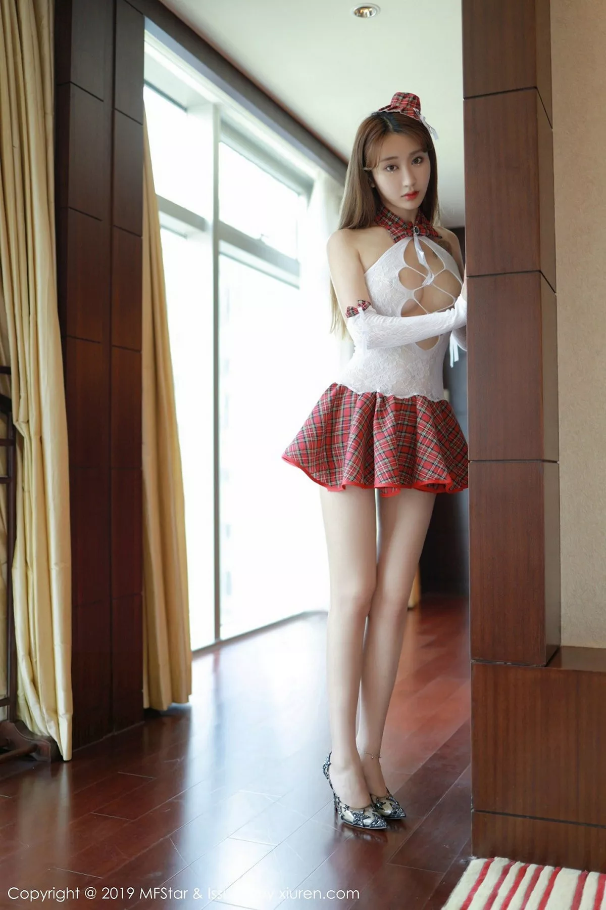 秀人集.com_[MFStar模范学院]Vol.208_嫩模Betty林子欣性感学生制服缕空内衣秀火辣身材诱惑写真43P