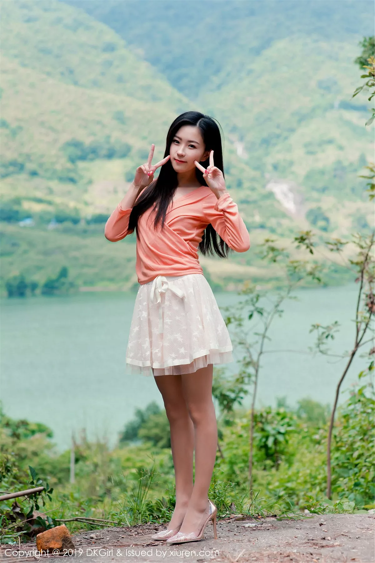 秀人集.com_[DKGirl御女郎]Vol.114_嫩模小子怡Alice户外露天车拍系列无内肉丝裤袜惹火诱惑写真48P