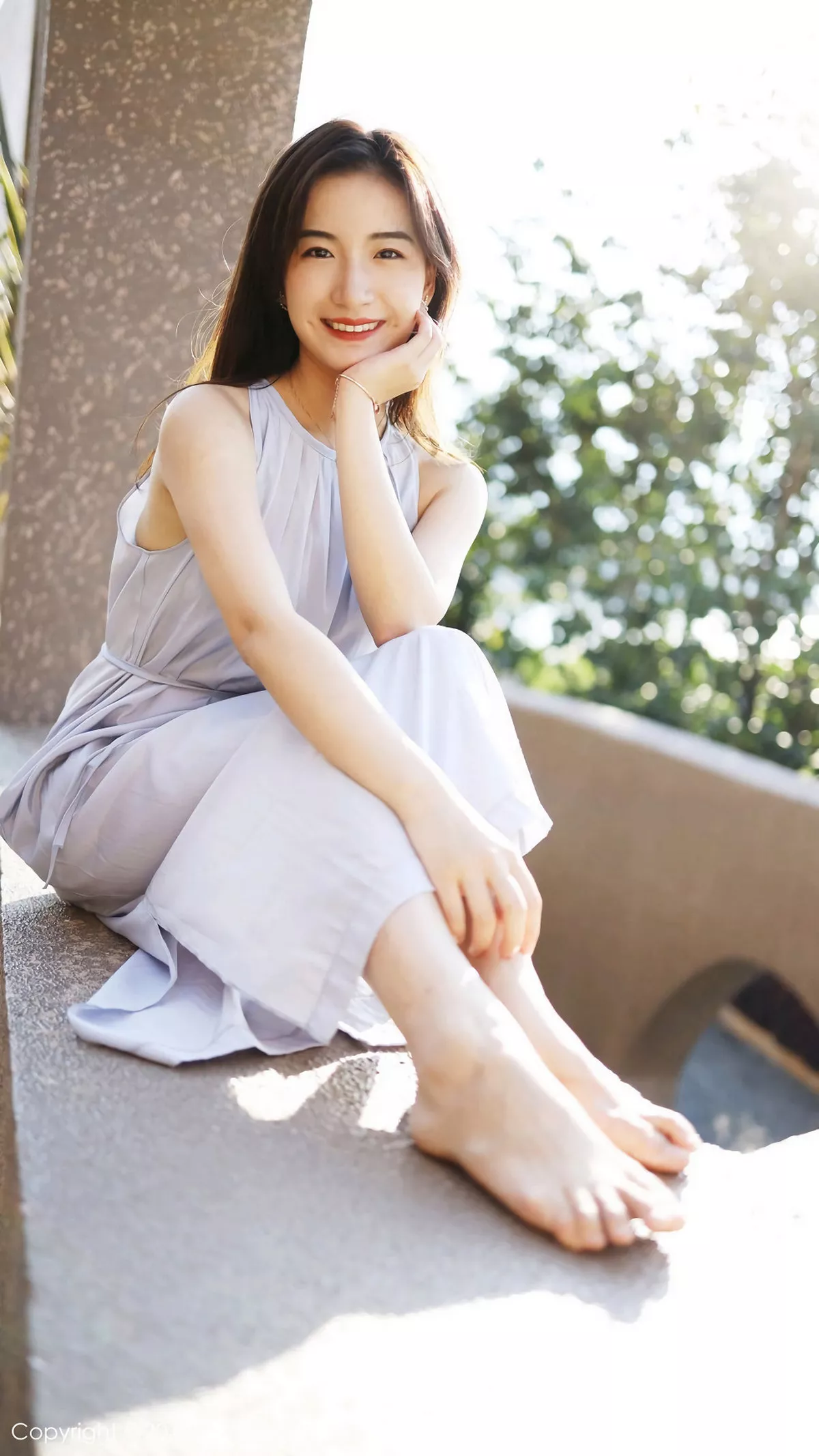 秀人集.com_[XiuRen秀人网]No.1660_嫩模艺儿拿铁户外白色长裙清新甜美风格靓丽迷人写真57P