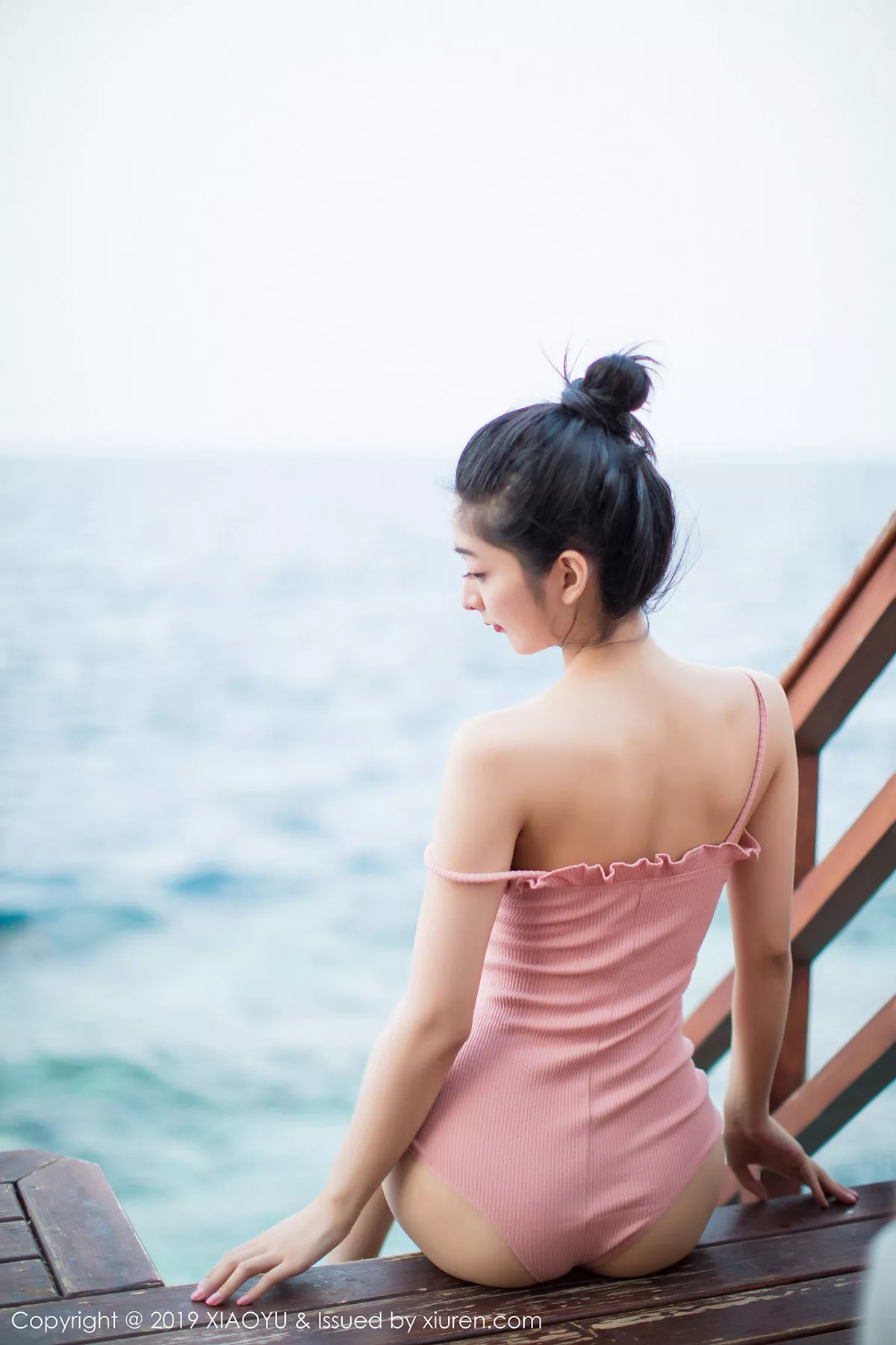 秀人集.com_[XiaoYu画语界]Vol.150_女神Angela喜欢猫马尔代夫旅拍粉色吊带内衣惹人诱惑写真66P