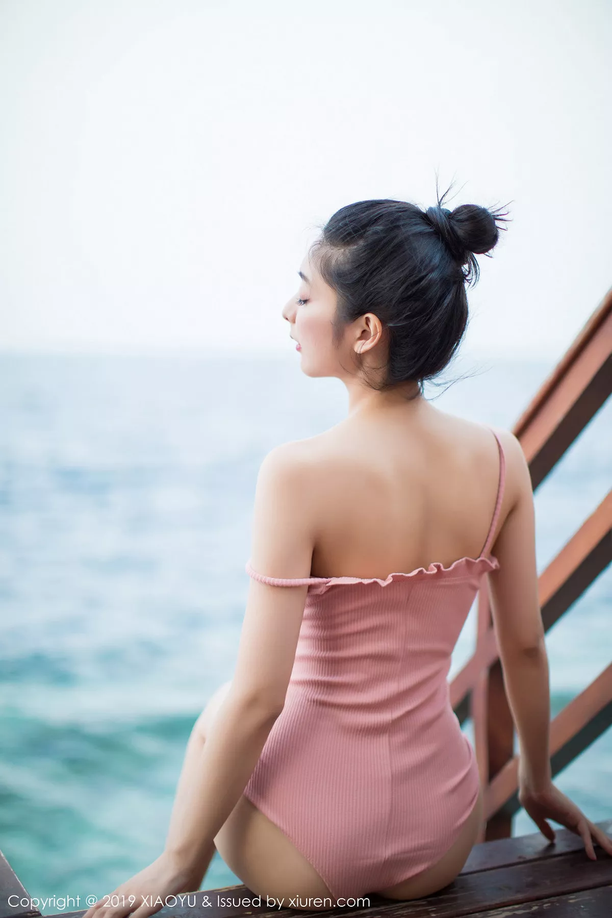 秀人集.com_[XiaoYu画语界]Vol.150_女神Angela喜欢猫马尔代夫旅拍粉色吊带内衣惹人诱惑写真66P