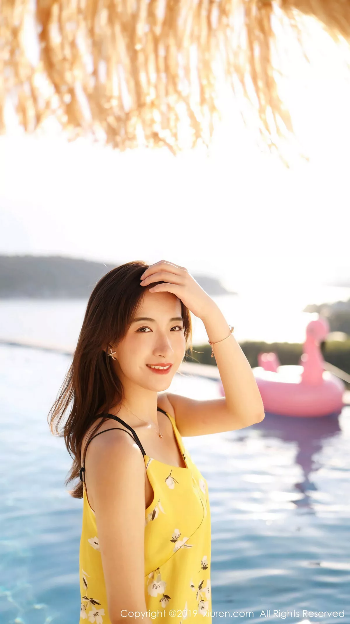 秀人集.com_[XiuRen秀人网]No.1660_嫩模艺儿拿铁户外白色长裙清新甜美风格靓丽迷人写真57P