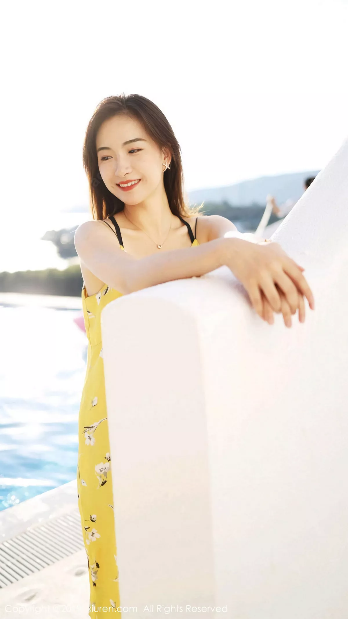 秀人集.com_[XiuRen秀人网]No.1660_嫩模艺儿拿铁户外白色长裙清新甜美风格靓丽迷人写真57P