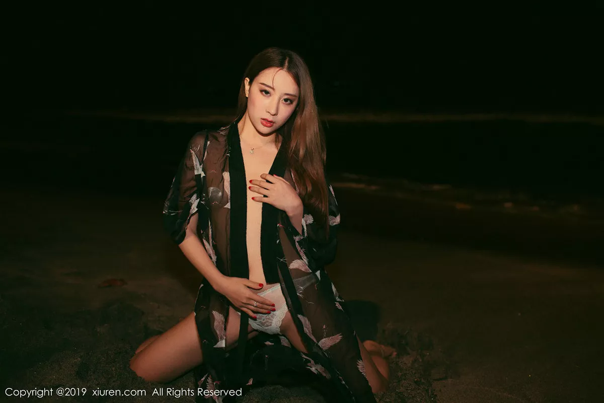 秀人集.com_[XiuRen秀人网]No.1652_嫩模筱慧户外海边沙滩全裸上身露美乳蕾丝内裤惹火诱惑写真62P