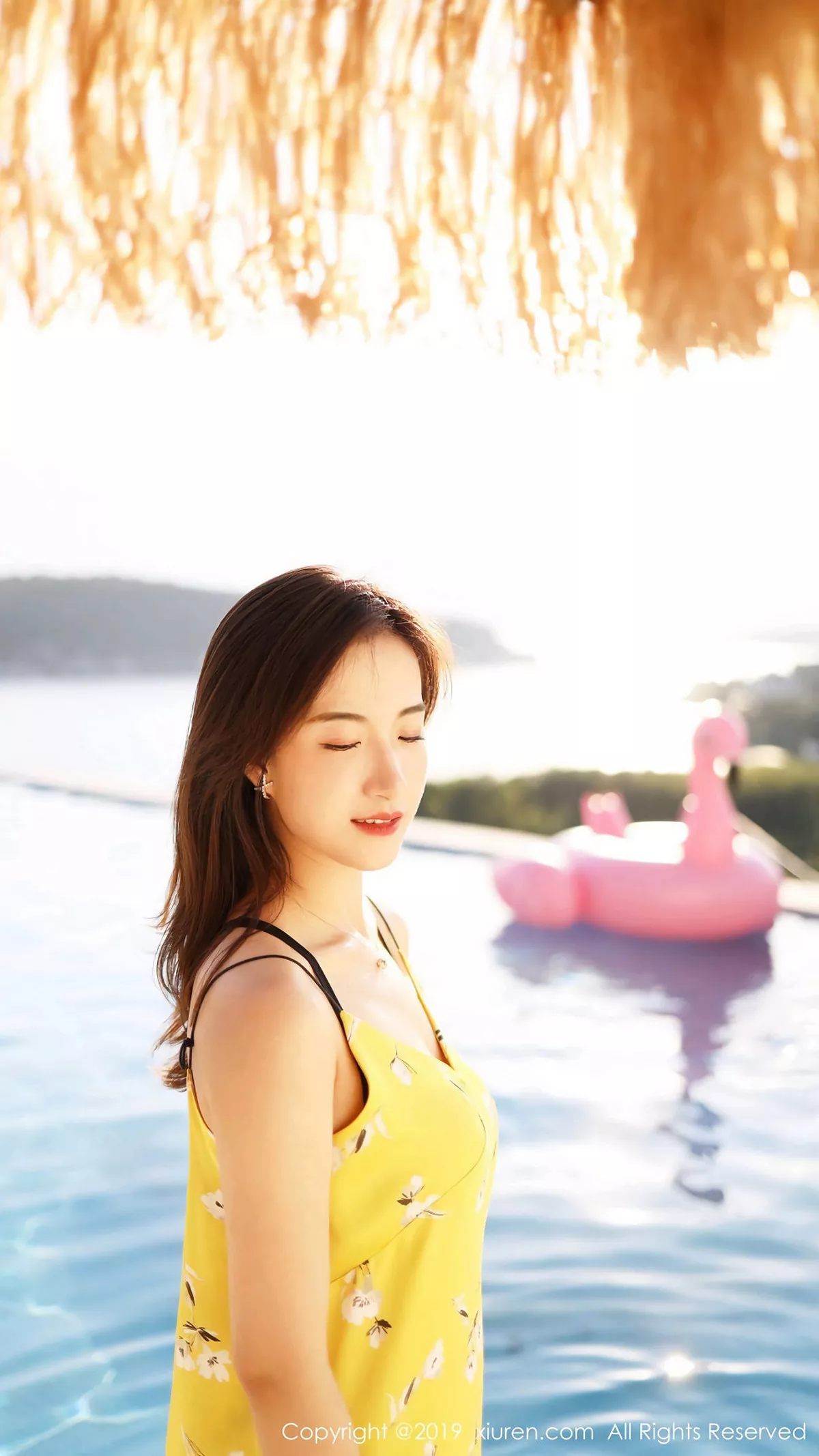 秀人集.com_[XiuRen秀人网]No.1660_嫩模艺儿拿铁户外白色长裙清新甜美风格靓丽迷人写真57P